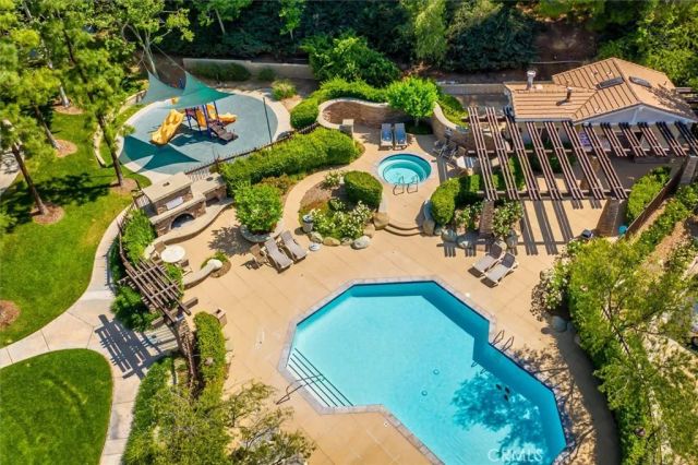 26502 Bryce, Valencia, CA 91354