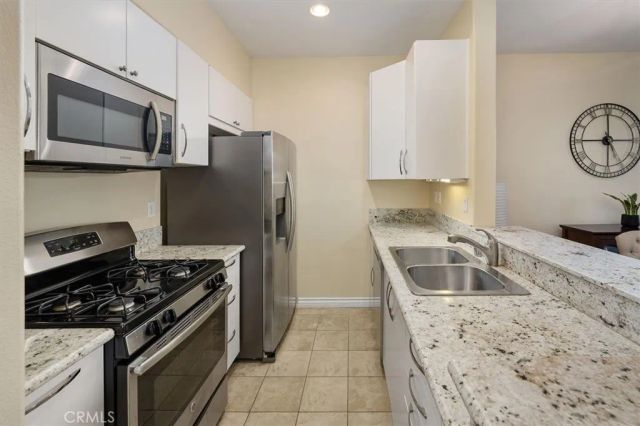 26502 Bryce, Valencia, CA 91354