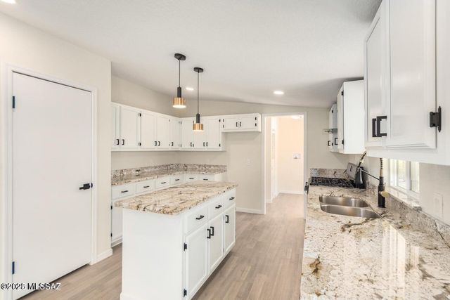 2125 S Calle Pomo, Tucson, AZ 85735