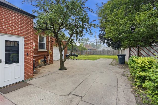 18326 Walter Street, Lansing, IL 60438