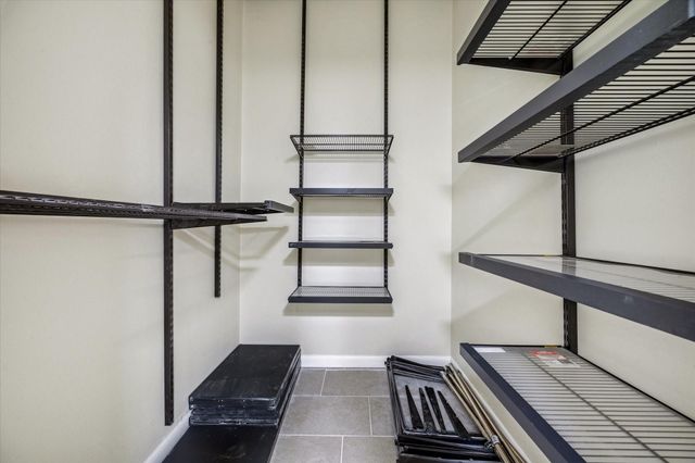 2100 Tanglewilde Street 195, Houston, TX 77063