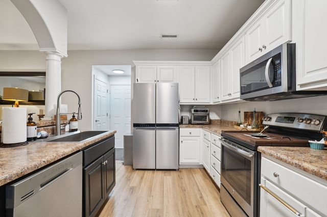 2521 Pennington Bend Rd Apt 206, Nashville, TN 37214