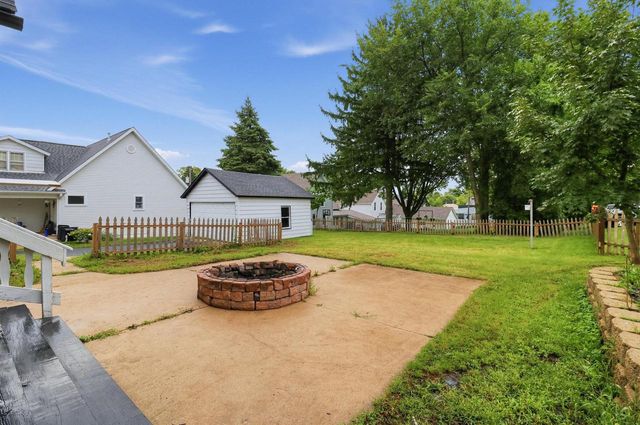 324 Conkey STREET, Burlington, WI 53105