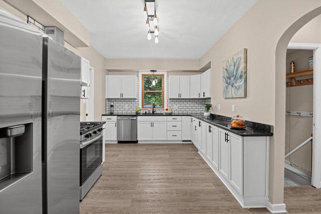324 Conkey STREET, Burlington, WI 53105