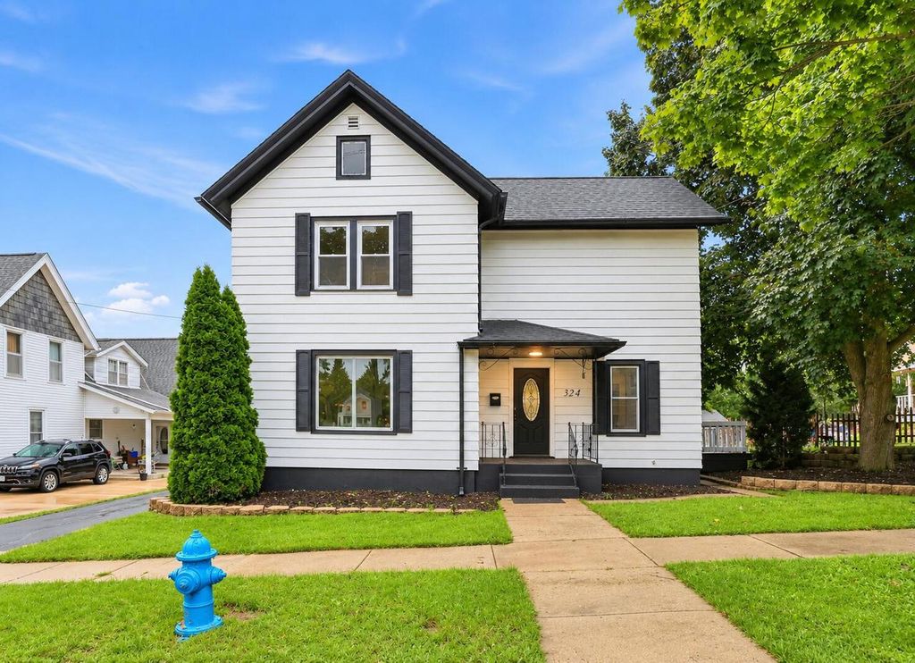 324 Conkey STREET, Burlington, WI 53105