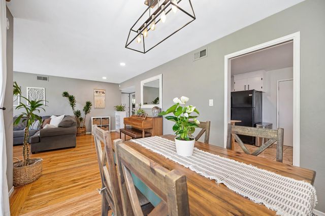 10516 Malaga Way, Rancho Cordova, CA 95670
