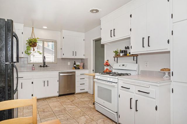 10516 Malaga Way, Rancho Cordova, CA 95670