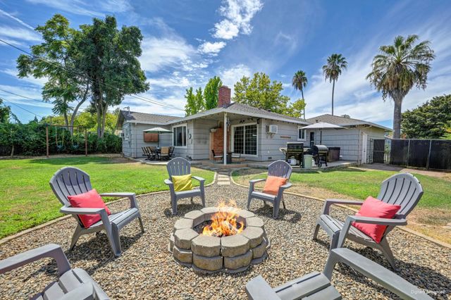 10516 Malaga Way, Rancho Cordova, CA 95670