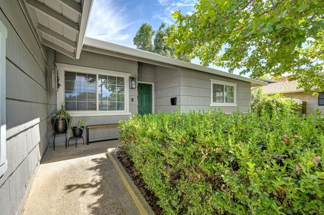 10516 Malaga Way, Rancho Cordova, CA 95670