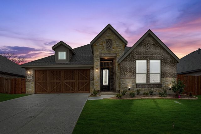 1305 Wrenwood Court, Red Oak, TX 75154