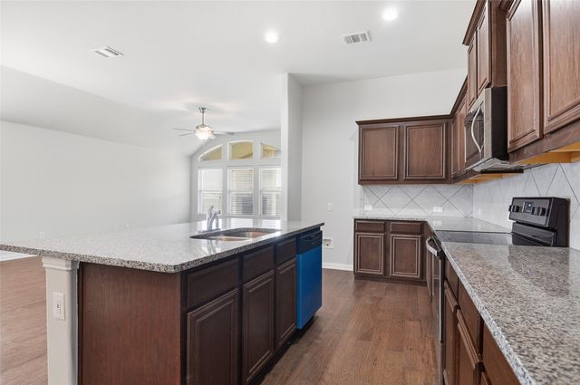 466 Rockaway Drive, Midlothian, TX 76065