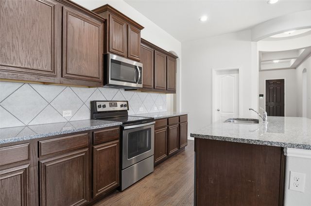 466 Rockaway Drive, Midlothian, TX 76065