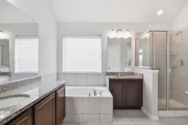 466 Rockaway Drive, Midlothian, TX 76065