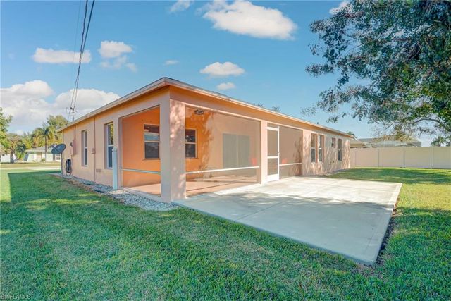 406 SE 22nd ST, Cape Coral, FL 33990