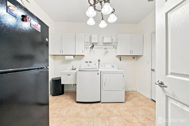 45 Independence Drive, Monroe, NJ 08831