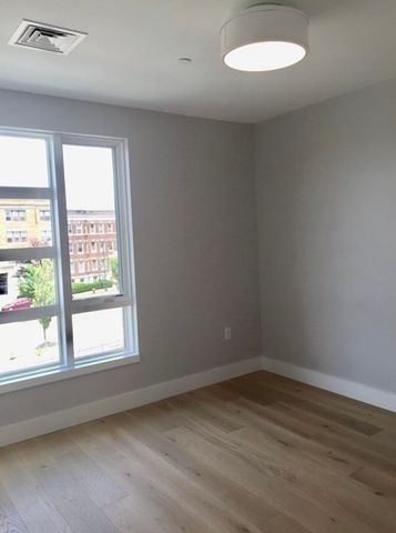 1650 Commonwealth Ave 309, Boston, MA 02135