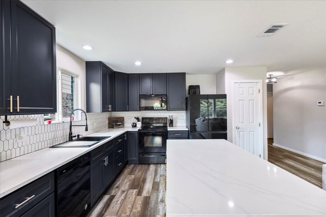 204 Waxberry Drive, Fate, TX 75189