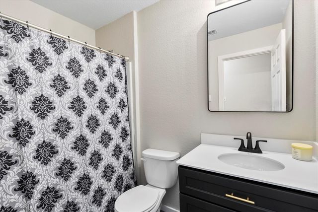 204 Waxberry Drive, Fate, TX 75189