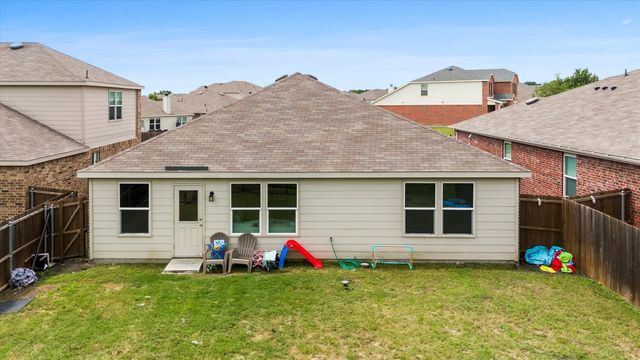 204 Waxberry Drive, Fate, TX 75189