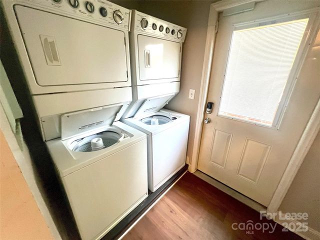 715 Hawthorne Lane, Charlotte, NC 28204