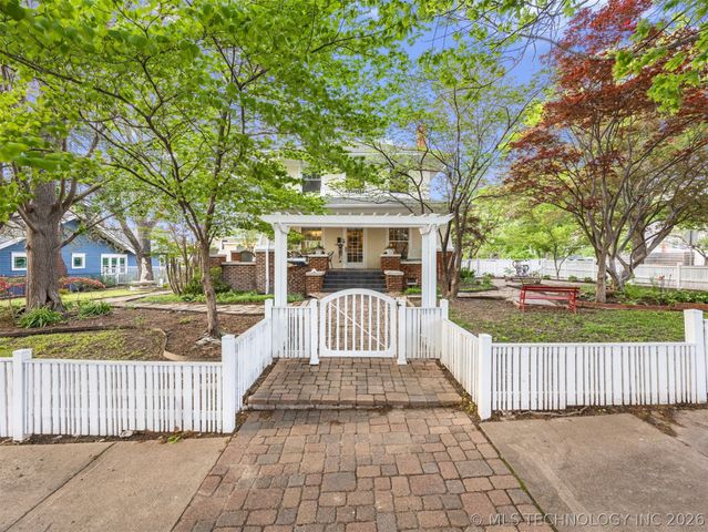 1805 W Easton Street, Tulsa, OK 74127