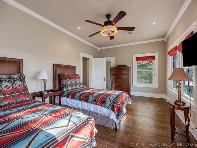 1805 W Easton Street, Tulsa, OK 74127
