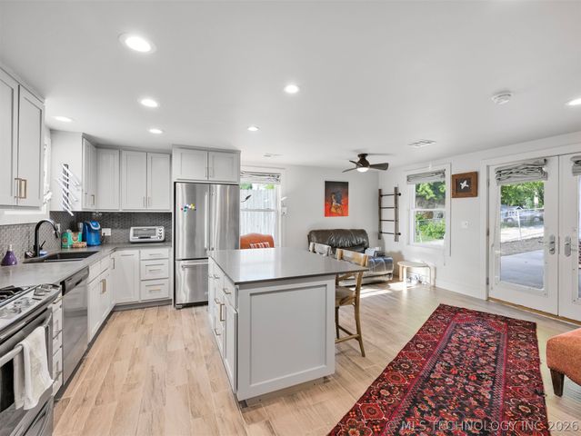 1805 W Easton Street, Tulsa, OK 74127
