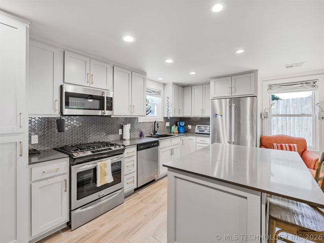 1805 W Easton Street, Tulsa, OK 74127