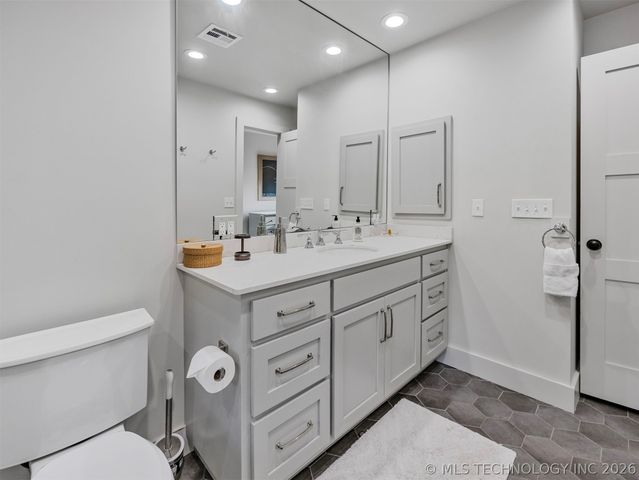 1805 W Easton Street, Tulsa, OK 74127