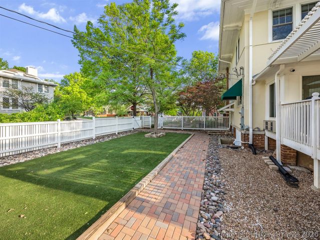 1805 W Easton Street, Tulsa, OK 74127