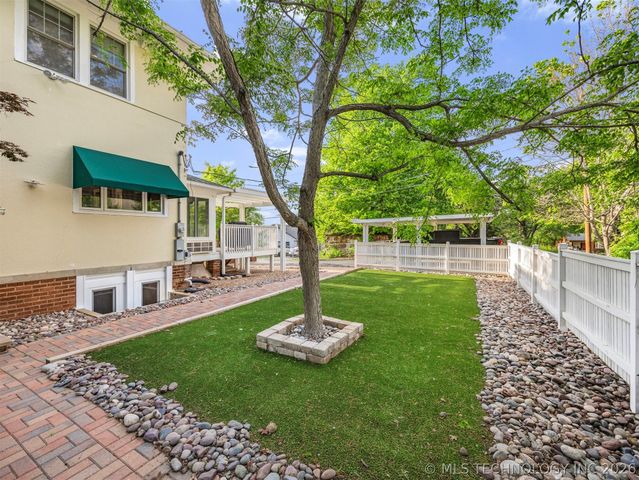 1805 W Easton Street, Tulsa, OK 74127