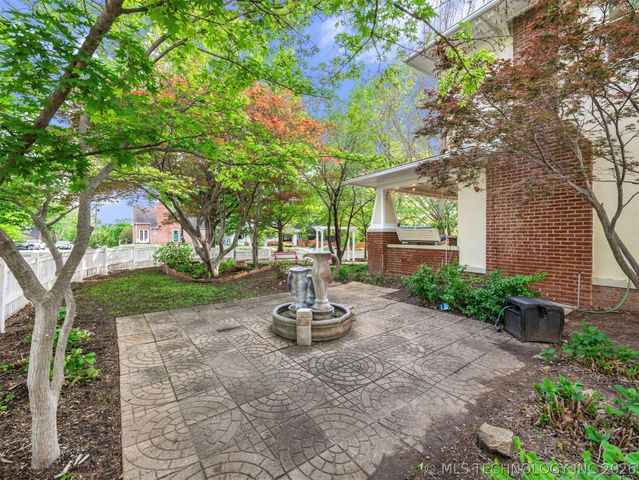 1805 W Easton Street, Tulsa, OK 74127