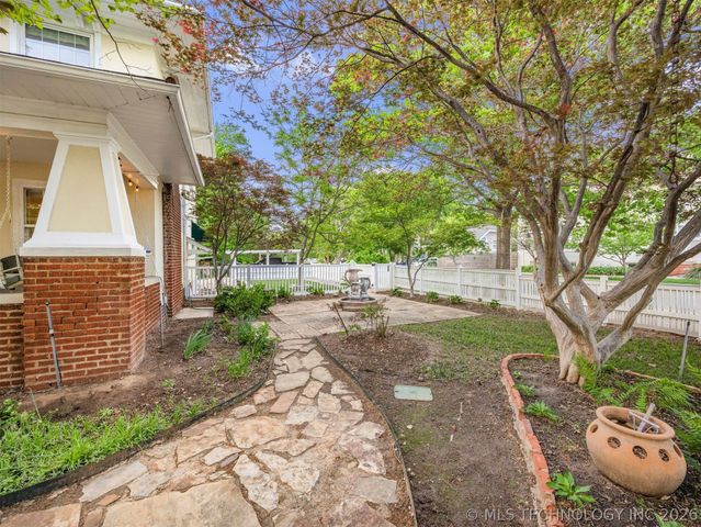 1805 W Easton Street, Tulsa, OK 74127