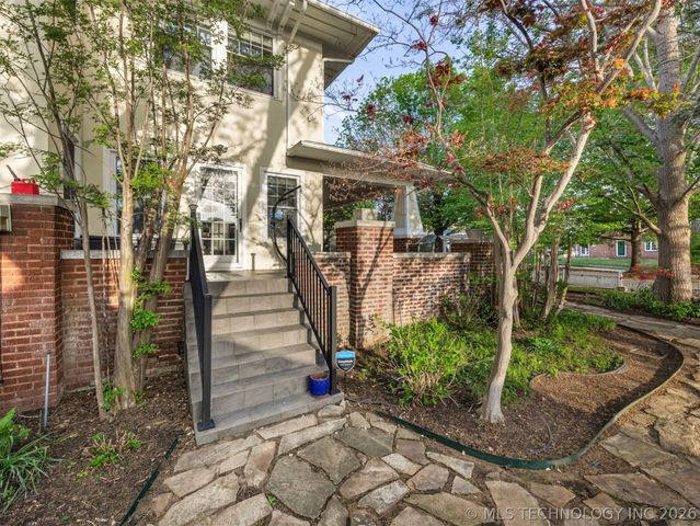 1805 W Easton Street, Tulsa, OK 74127