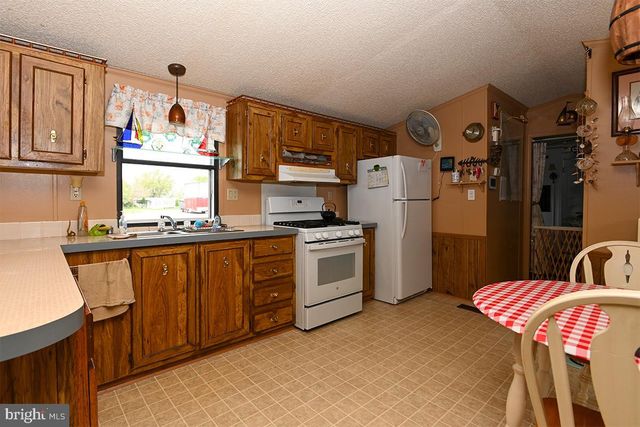 11 VASSAR, Fortescue, NJ 08321