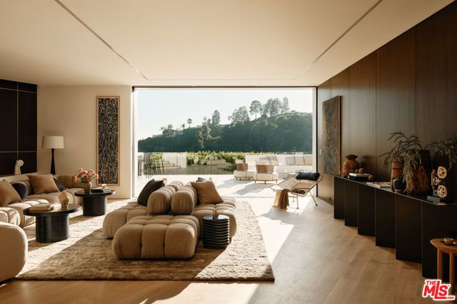 9259 Robin Drive, Los Angeles, CA 90069