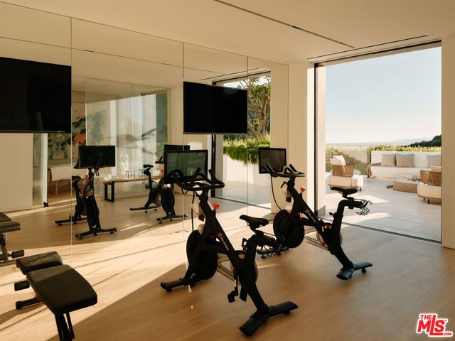 9259 Robin Drive, Los Angeles, CA 90069