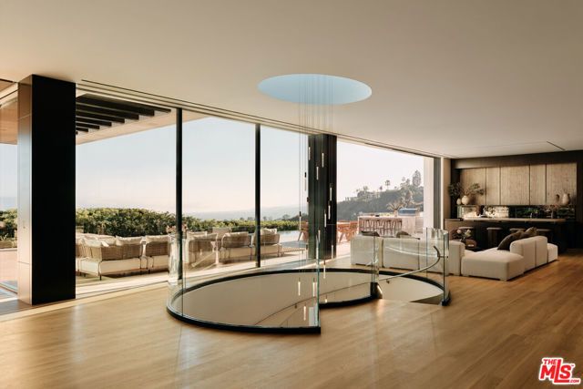 9259 Robin Drive, Los Angeles, CA 90069