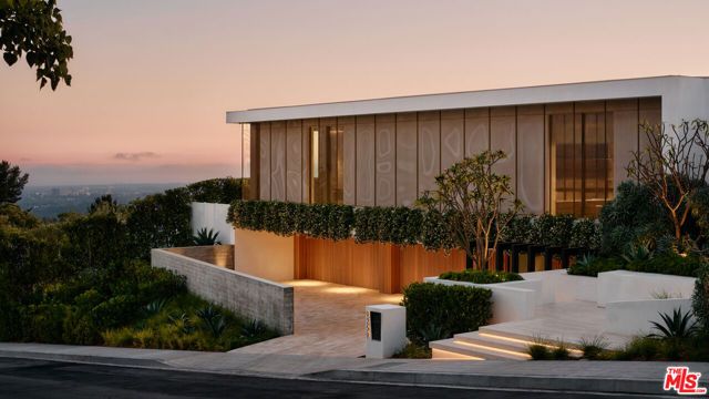 9259 Robin Drive, Los Angeles, CA 90069