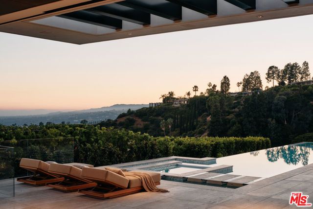 9259 Robin Drive, Los Angeles, CA 90069