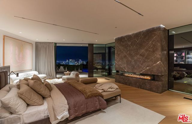 9259 Robin Drive, Los Angeles, CA 90069