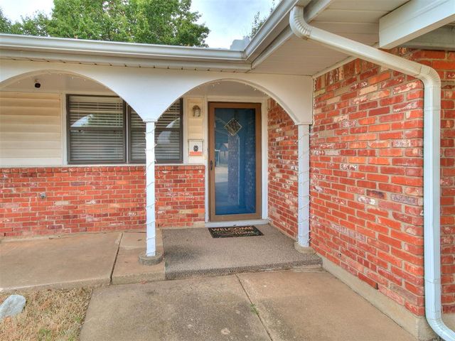210 E Cherry Avenue, Yukon, OK 73099