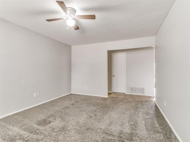 210 E Cherry Avenue, Yukon, OK 73099