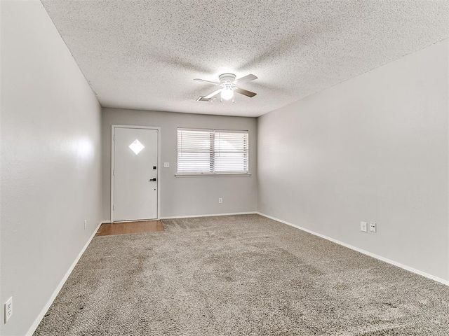 210 E Cherry Avenue, Yukon, OK 73099