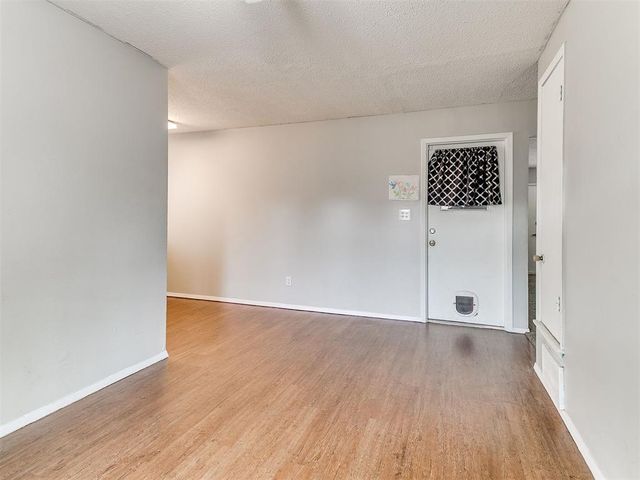 210 E Cherry Avenue, Yukon, OK 73099