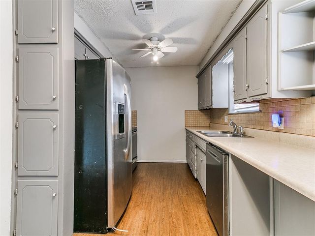 210 E Cherry Avenue, Yukon, OK 73099