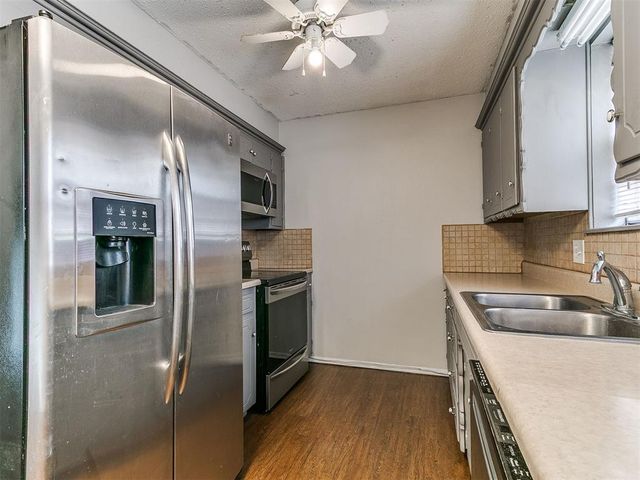 210 E Cherry Avenue, Yukon, OK 73099