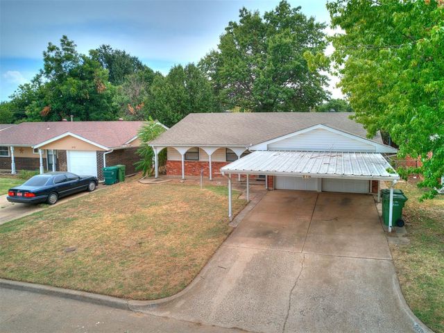 210 E Cherry Avenue, Yukon, OK 73099