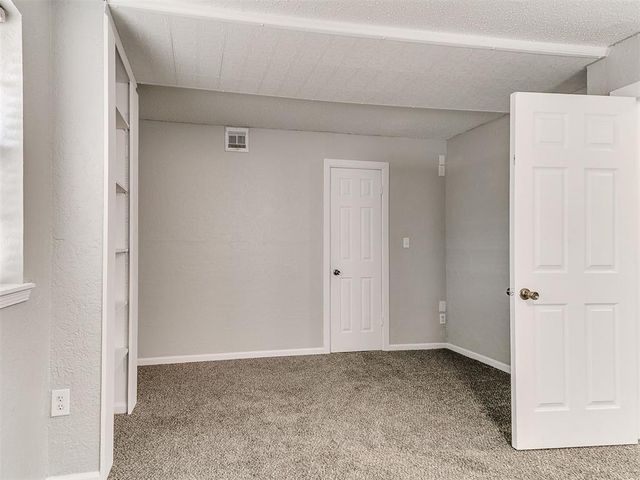 210 E Cherry Avenue, Yukon, OK 73099