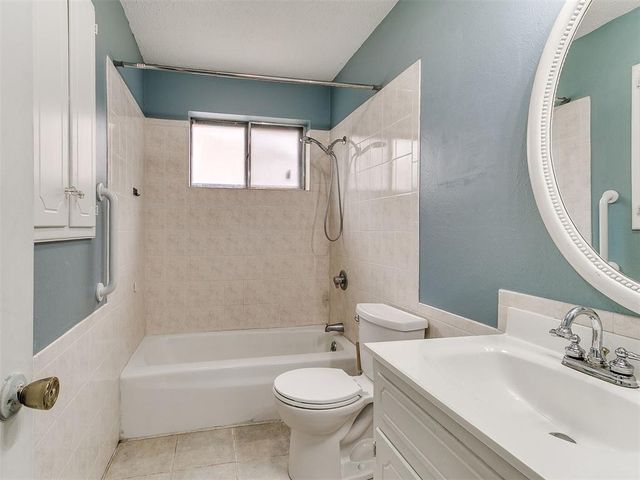 210 E Cherry Avenue, Yukon, OK 73099
